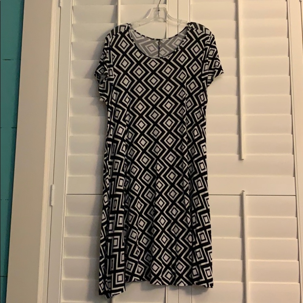 Belk Geometric B/W Summer Dress Size M